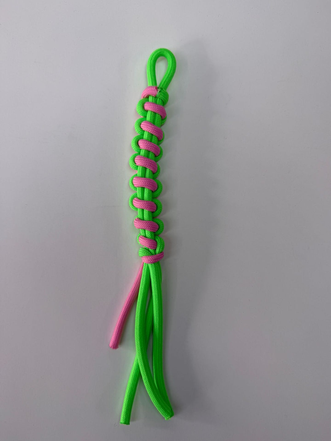 Sporty Paracord Bracelet Kalsten