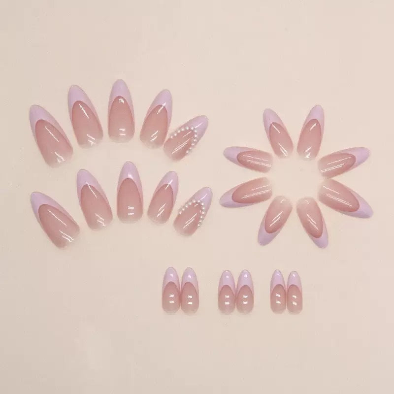 Elegant artificial nail tips with glitter and pearl decorations Kalsten