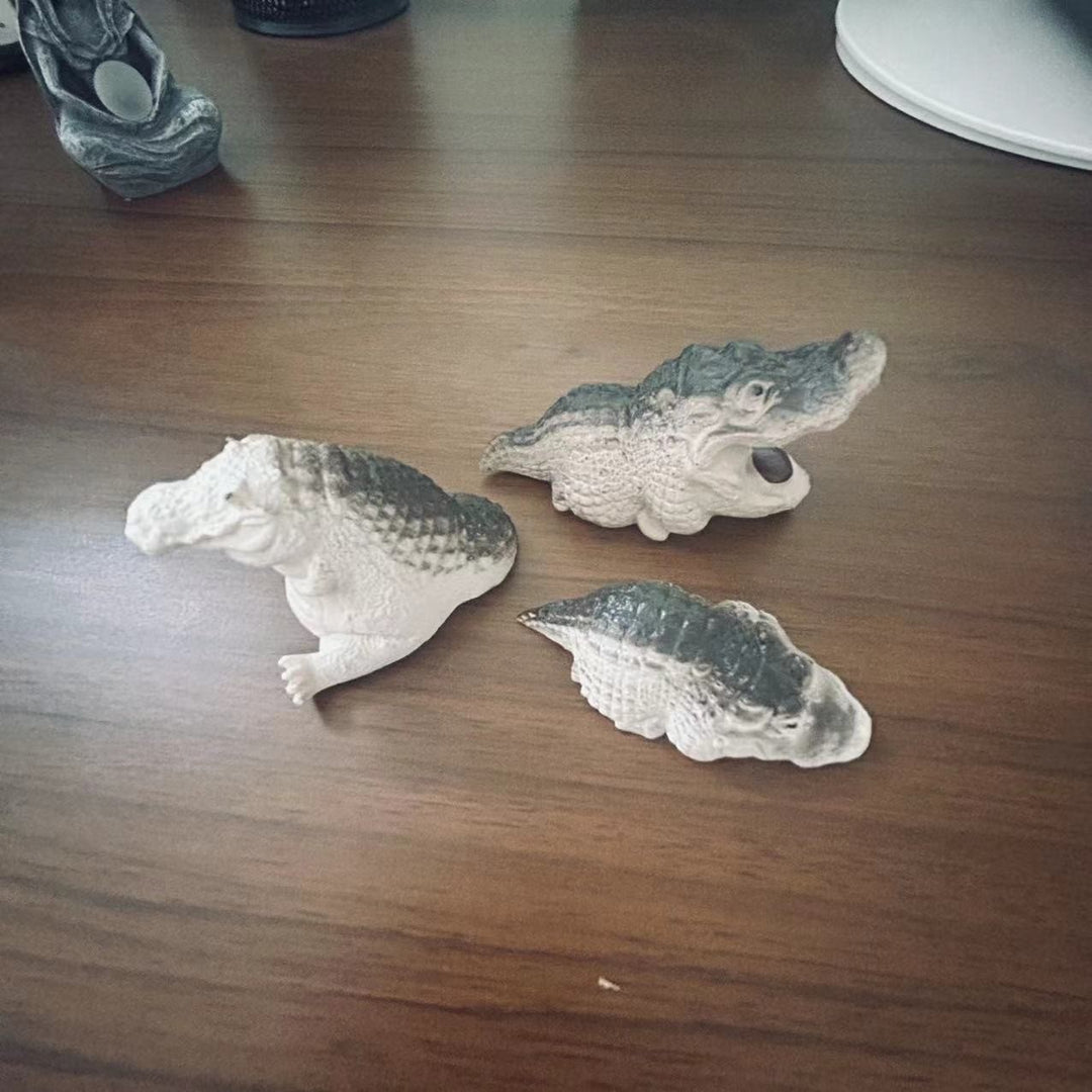 Novelty Alligator Figurine Kalsten