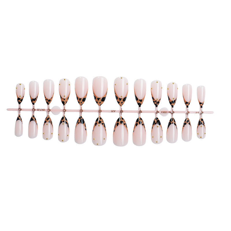 Artificial nail set with elegant leopard pattern and golden accents Kalsten