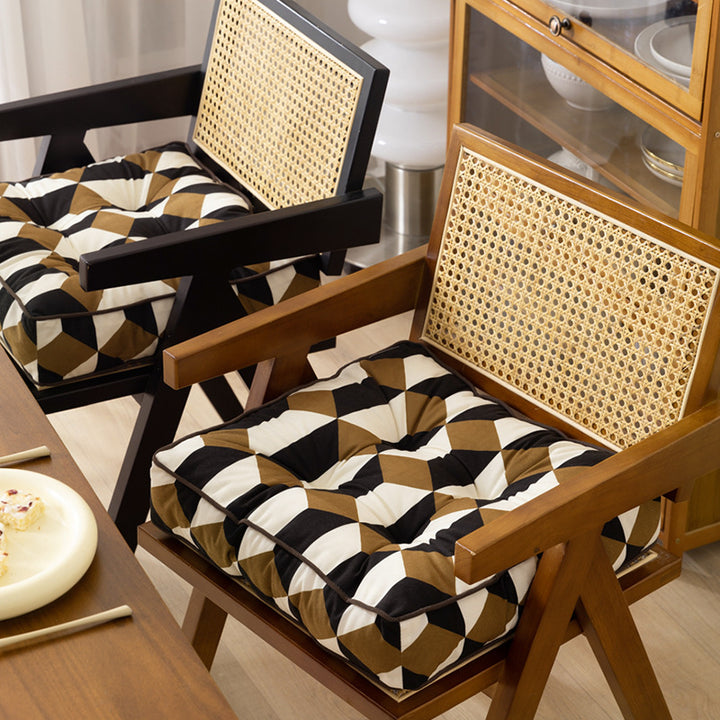 Padded chair cushion with ties and tufted seat Kalsten