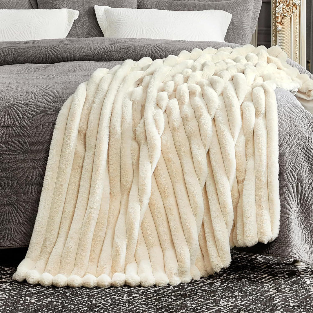 Luxurious Plush Throw Blanket