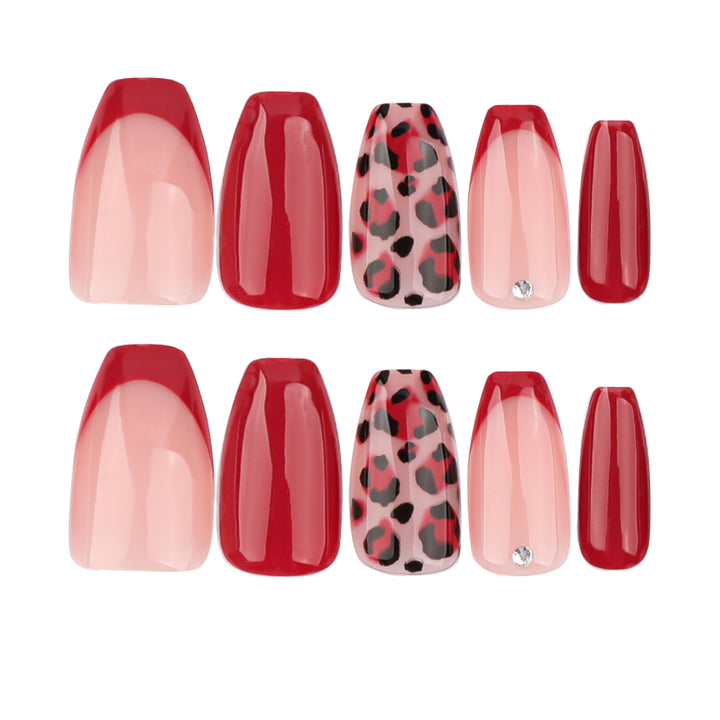 Artificial nail art with elegant leopard patterns Kalsten