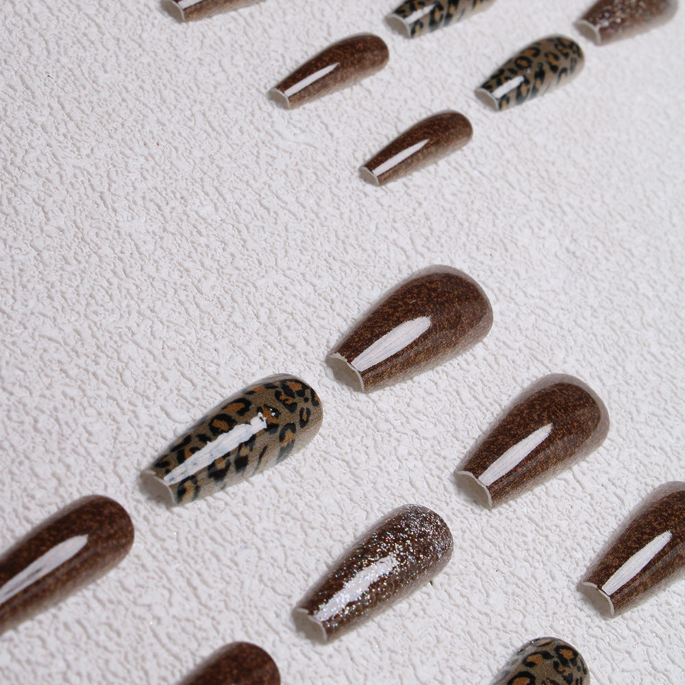Trendy Press-On Nail Set Kalsten