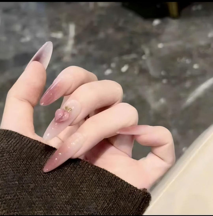 Artful nail designs with cat motif Kalsten