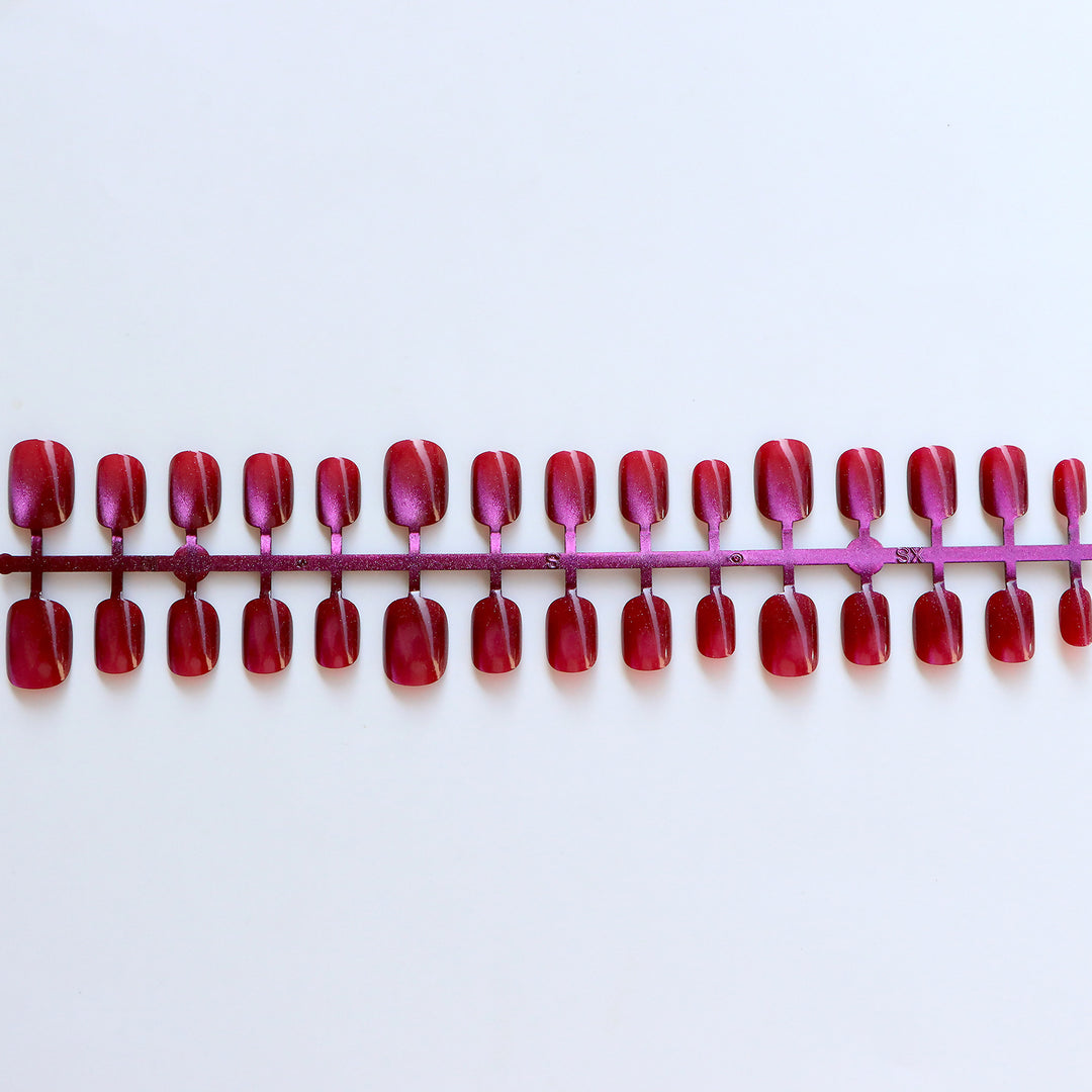 Glossy Press-On Nail Set Kalsten