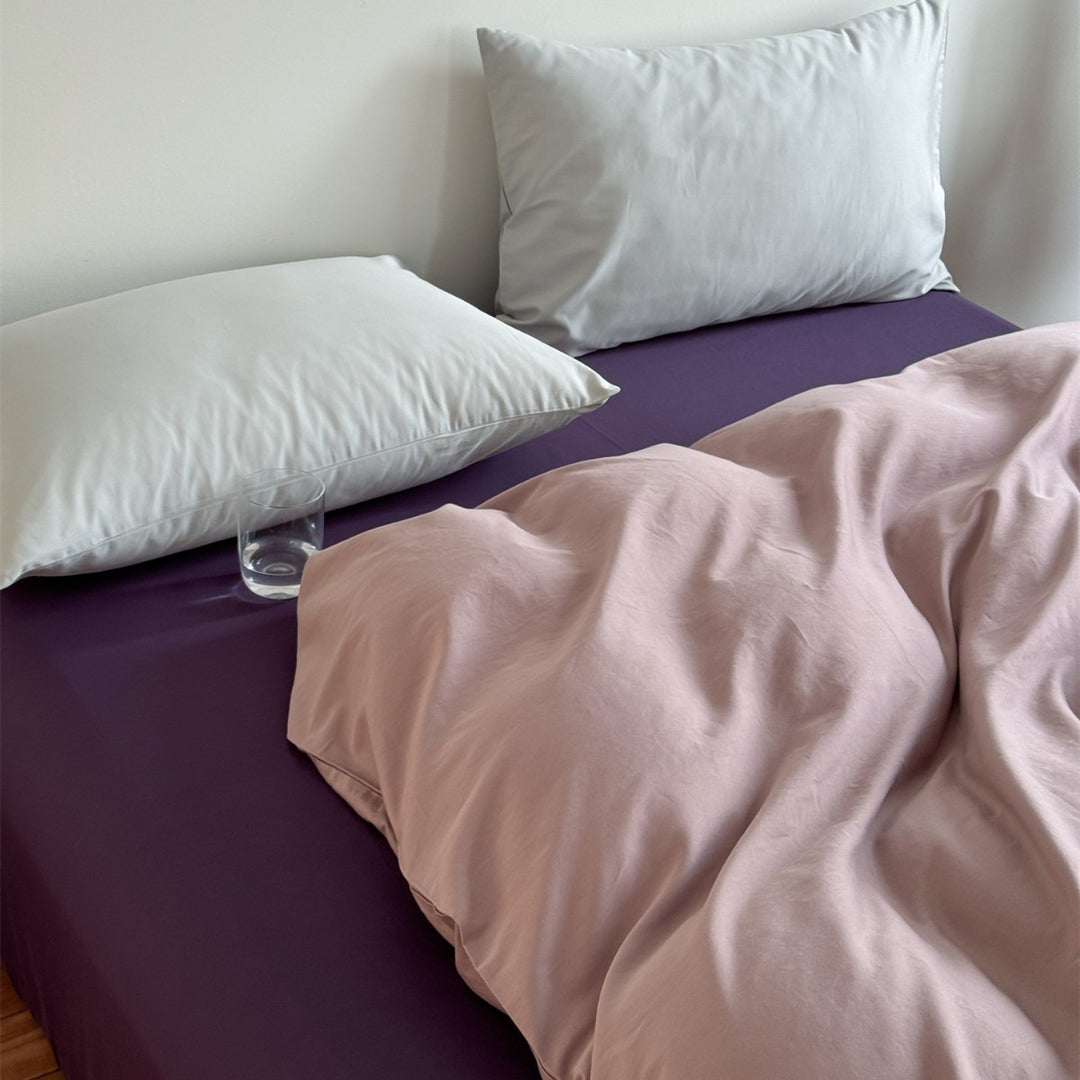 High-quality cotton bed linen set with fitted sheet and zipper duvet cover