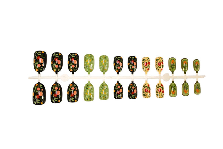 Artificial nail set with floral motifs and glitter accents Kalsten