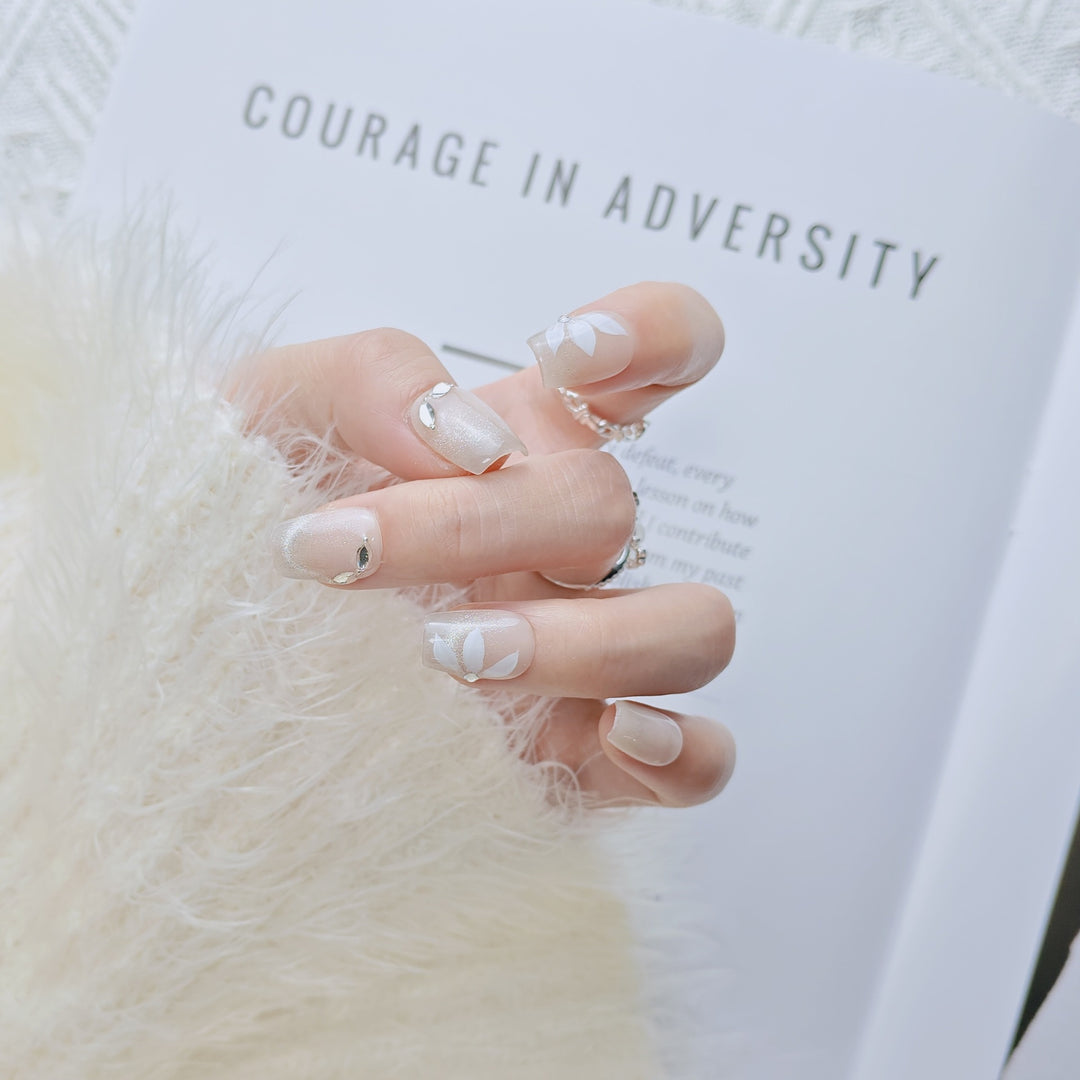 Elegant French Tip Press-On Nails Kalsten