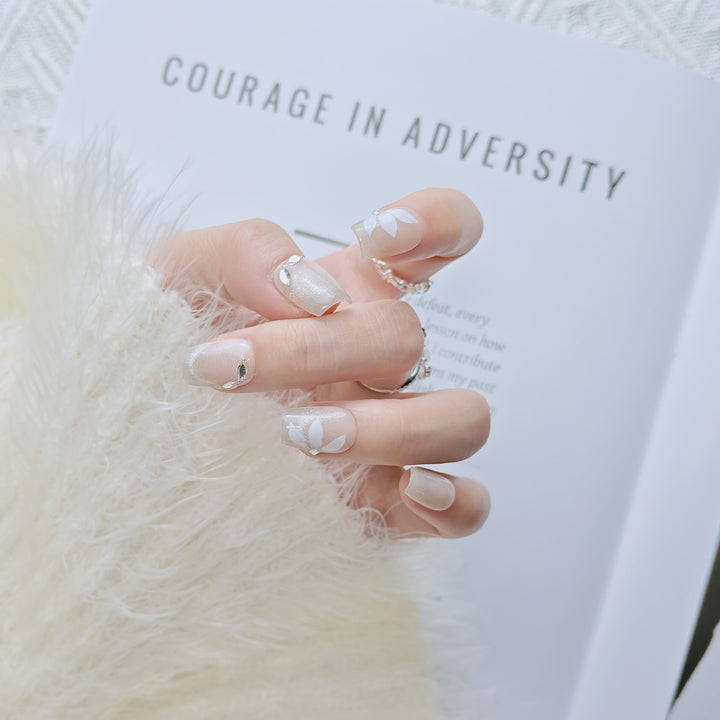 Elegant French Tip Press-On Nails Kalsten