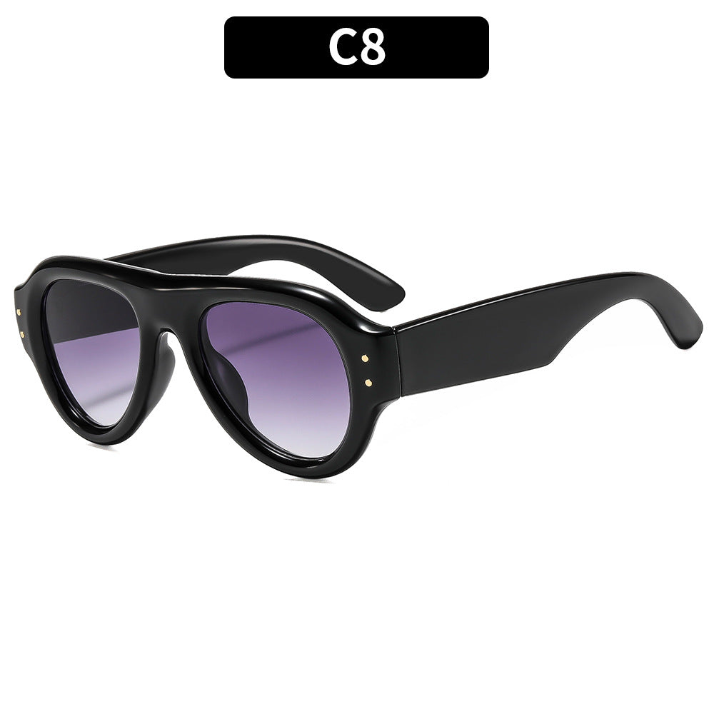 Retro-Inspired Oversized Fashion Sunglasses