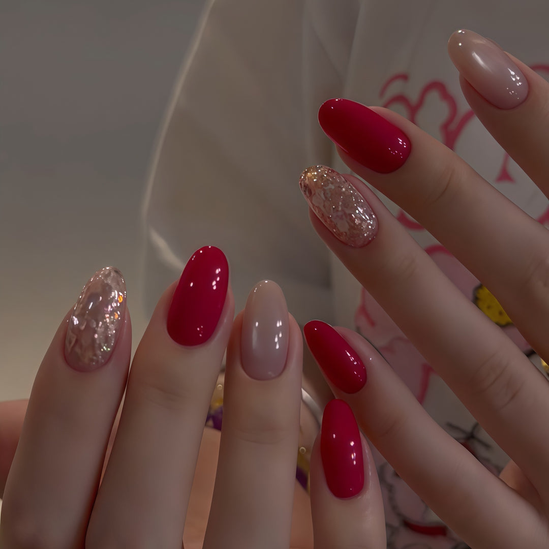 Glamorous artificial nails with sparkling accents Kalsten