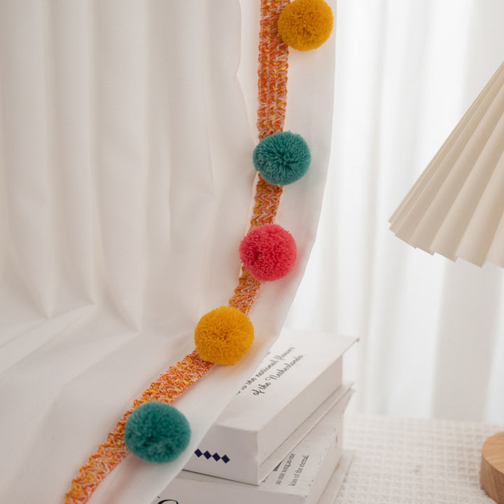 Decorative pom pom trim Kalsten