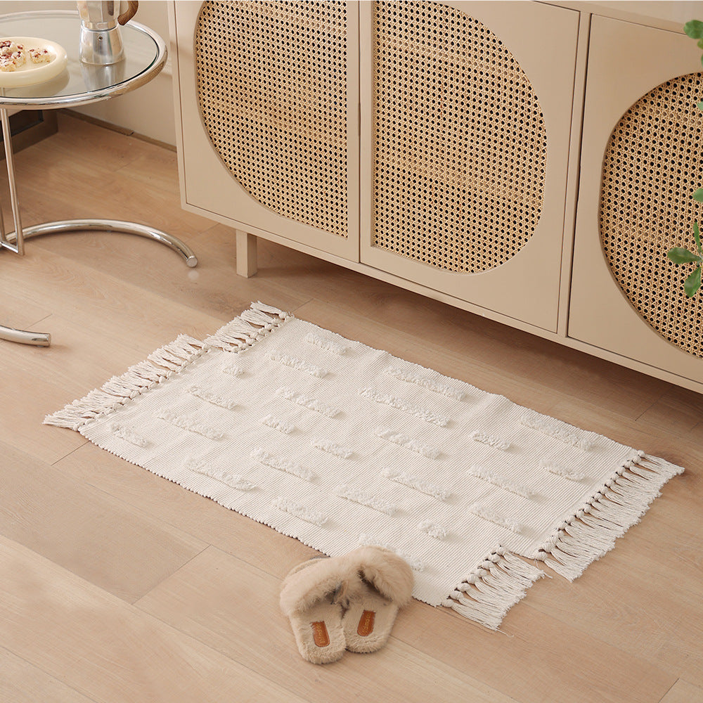 Woven rug in Boho-minimalist style with contrasted tufting and cotton fringes Kalsten