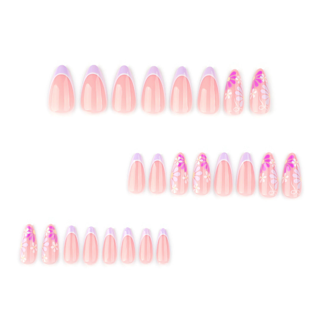 Artful nail extensions with floral accents and shine Kalsten