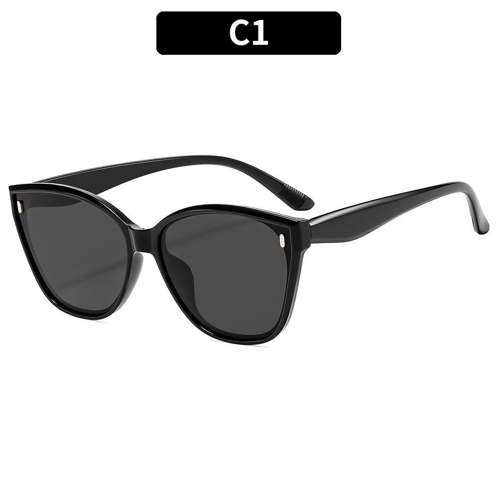 Retro-Inspired Cat-Eye Sunglasses