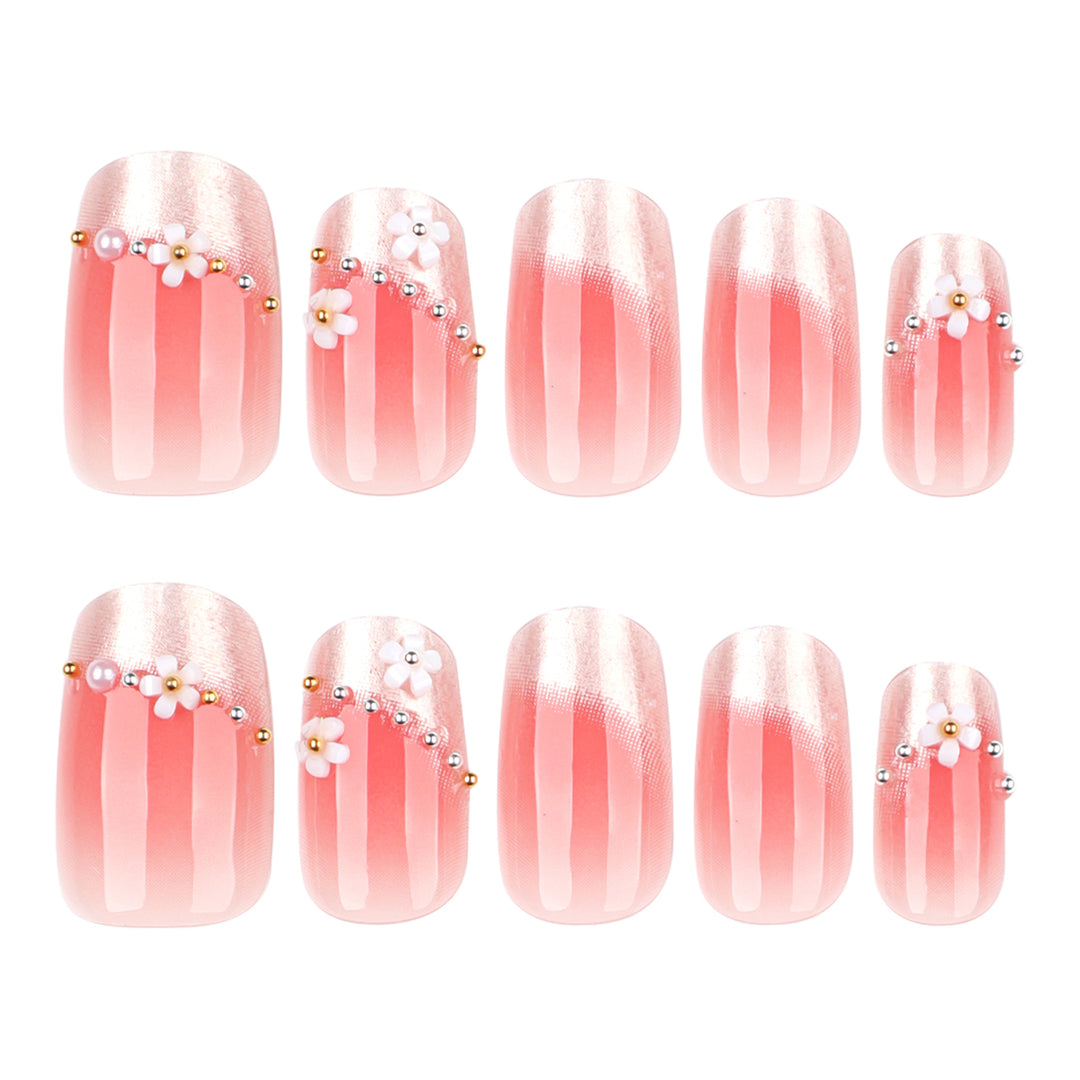 Artful Nail Extensions with delicate flower decorations Kalsten