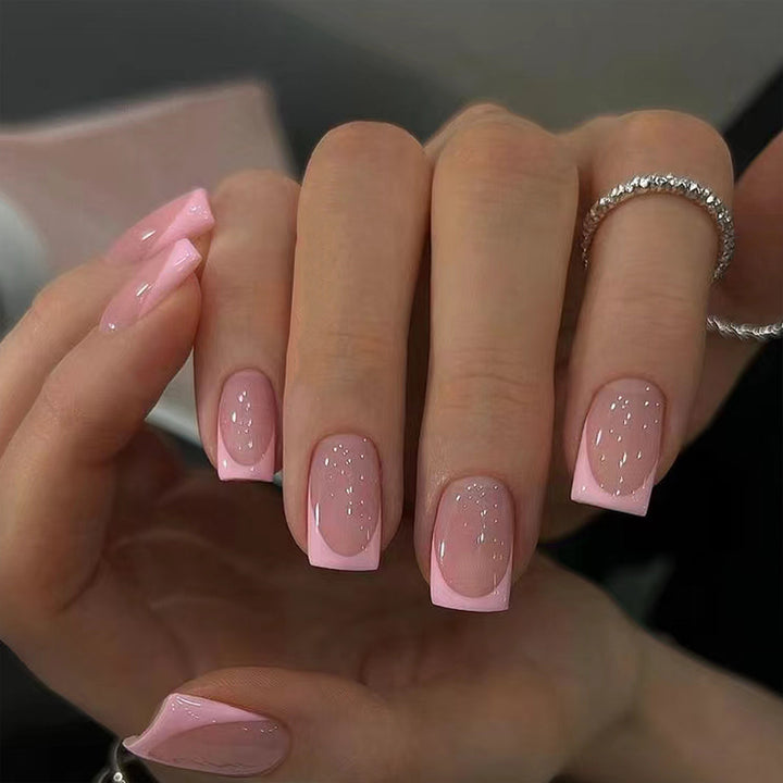 Artful fingernails with luxurious design Kalsten