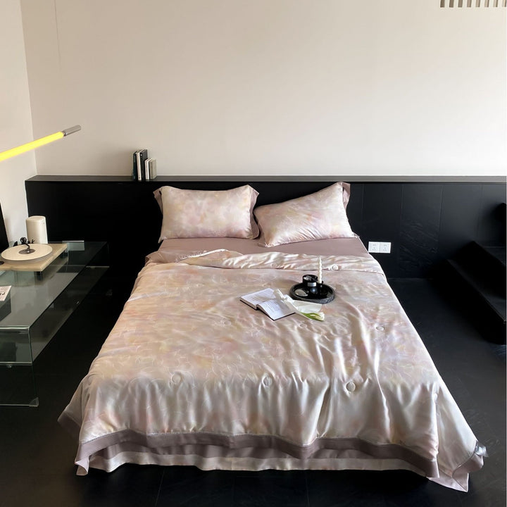 Bedding set made of cotton satin with subtle heart jacquard and silky glossy finish Kalsten