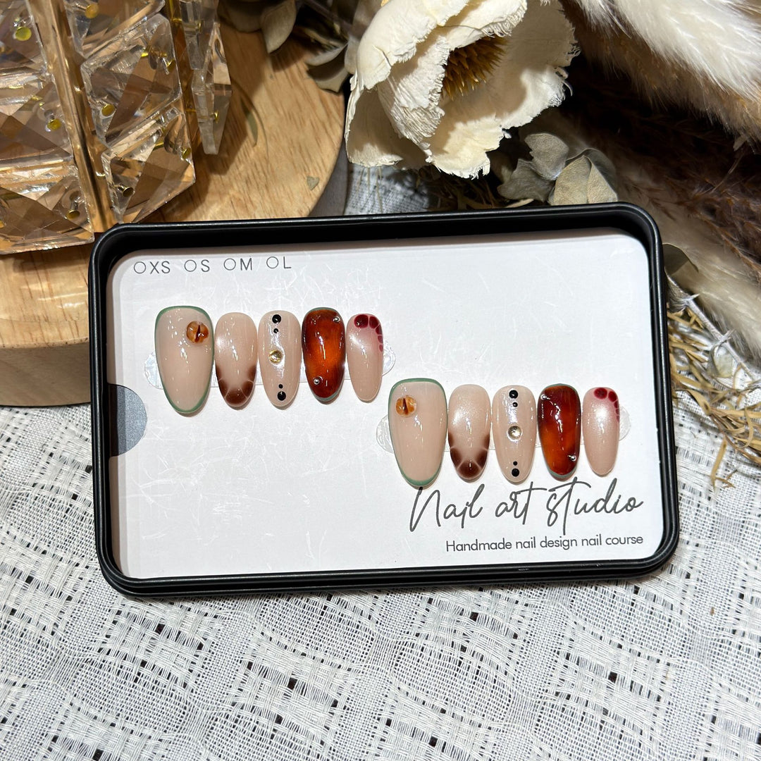 Handmade Press-On Nail Art Set Kalsten
