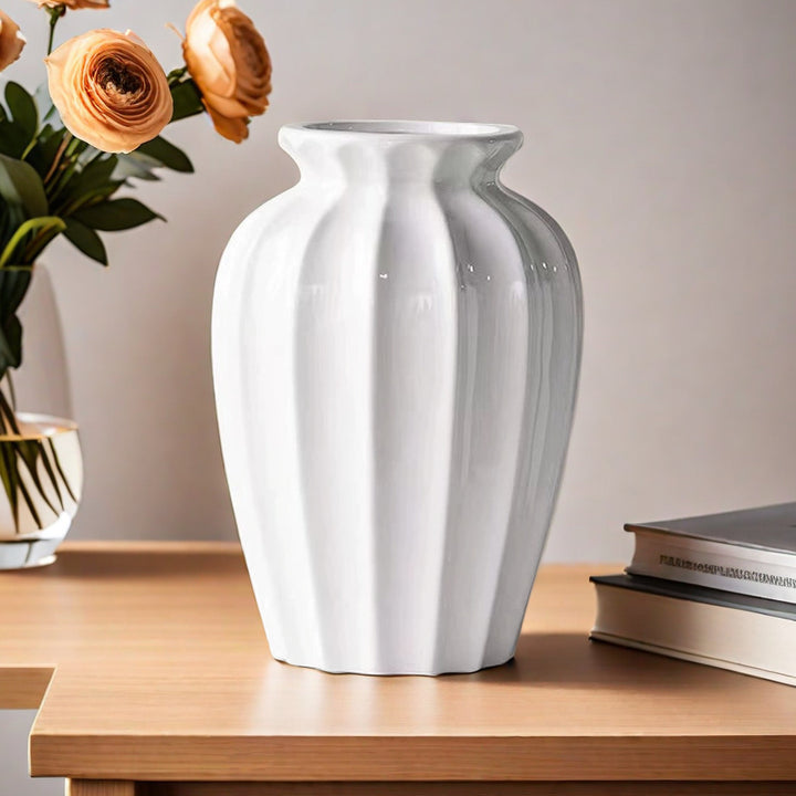 Elegant ceramic vase with ribbed structure Kalsten