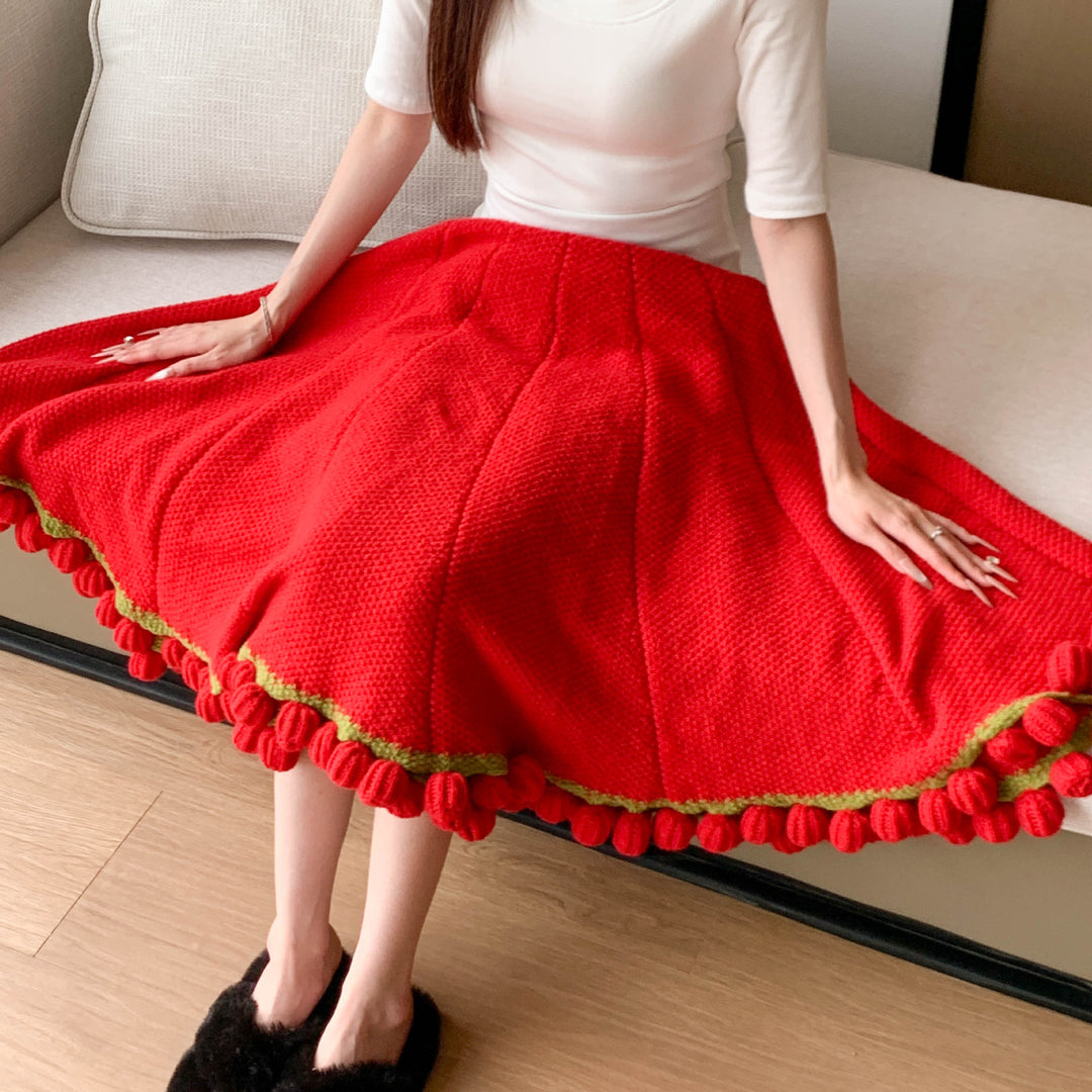 Cozy Blanket with Playful Pompons Kalsten