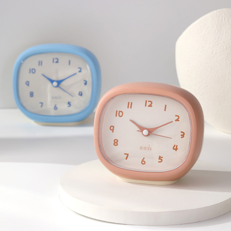 Table Clock in Modern Retro Design Kalsten