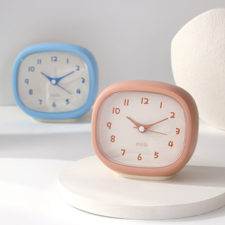 Table Clock in Modern Retro Design Kalsten