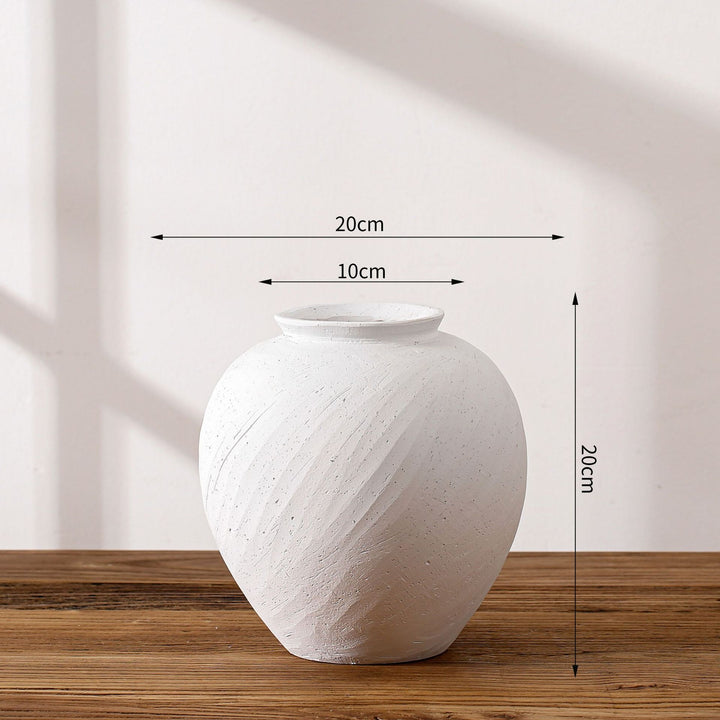Elegant and timeless decorative vase Kalsten
