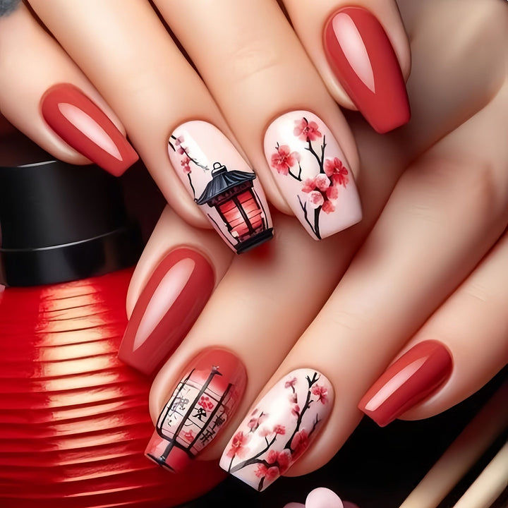 Elegant Nail Art with Black-White Contrast Kalsten