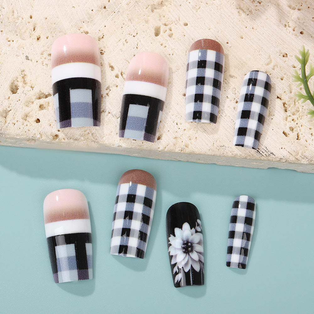 Creative artificial nails with stylish checkered patterns and floral design Kalsten