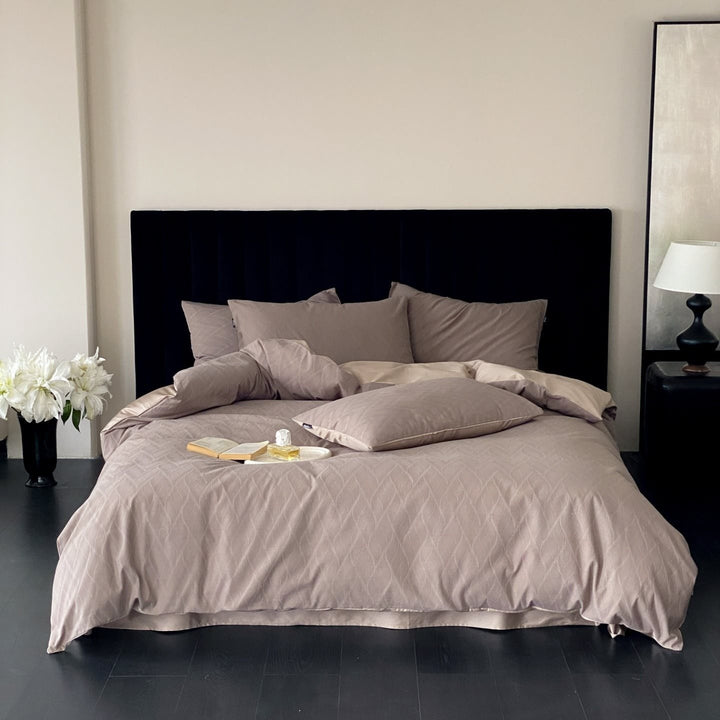 Elegant bed linen set made of cotton satin with embossed fan relief
