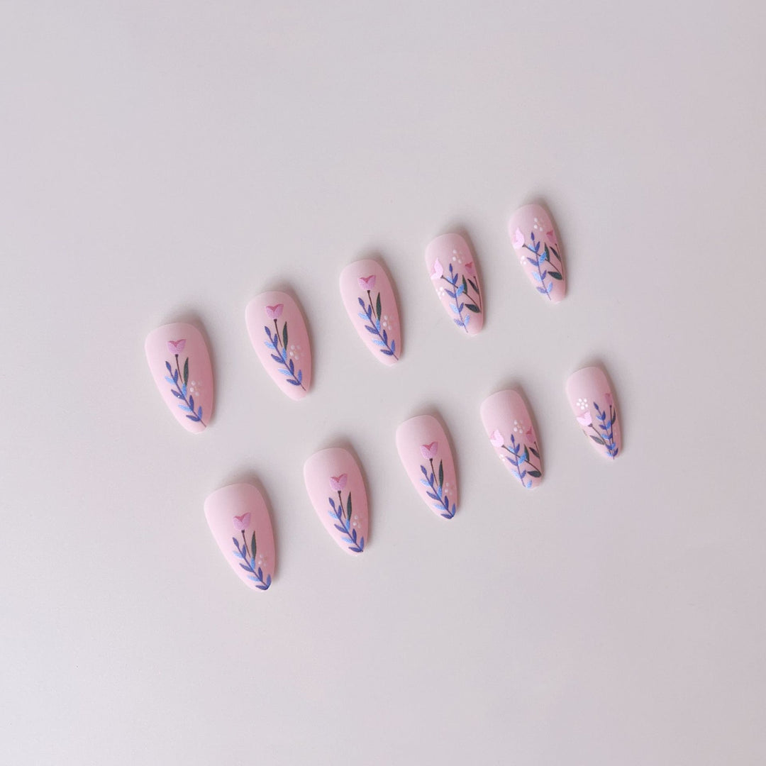 Artificial nail set with floral motifs and embellished accents Kalsten