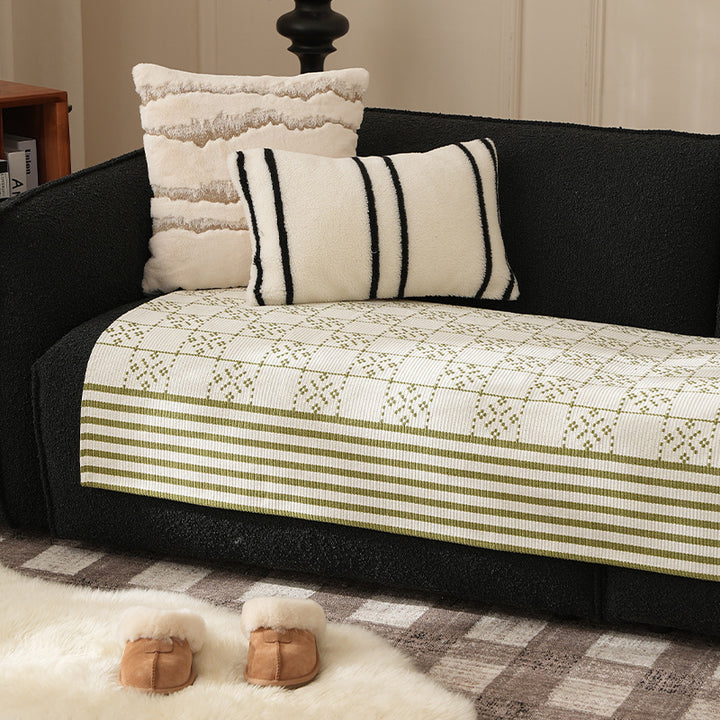 Woven rectangular table runner made of cotton blend with checkered pattern and striped border Kalsten
