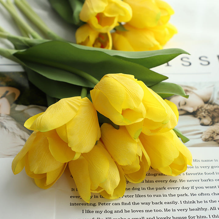 Realistic Decorative Tulip Bouquet