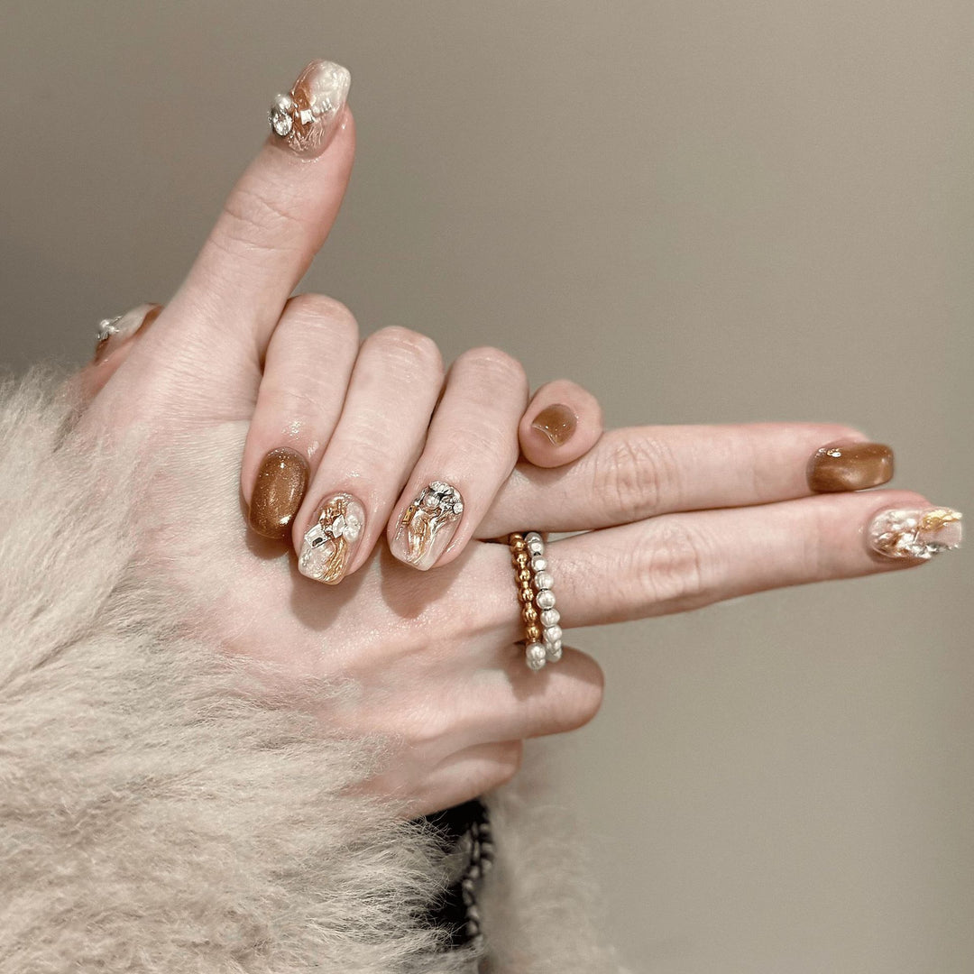 Elegant Artificial Nails with Luxurious 3D Details Kalsten