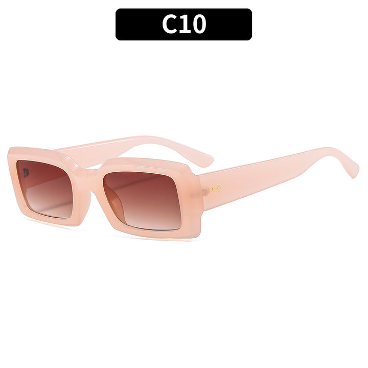 Trendsetting Square Frame Sunglasses