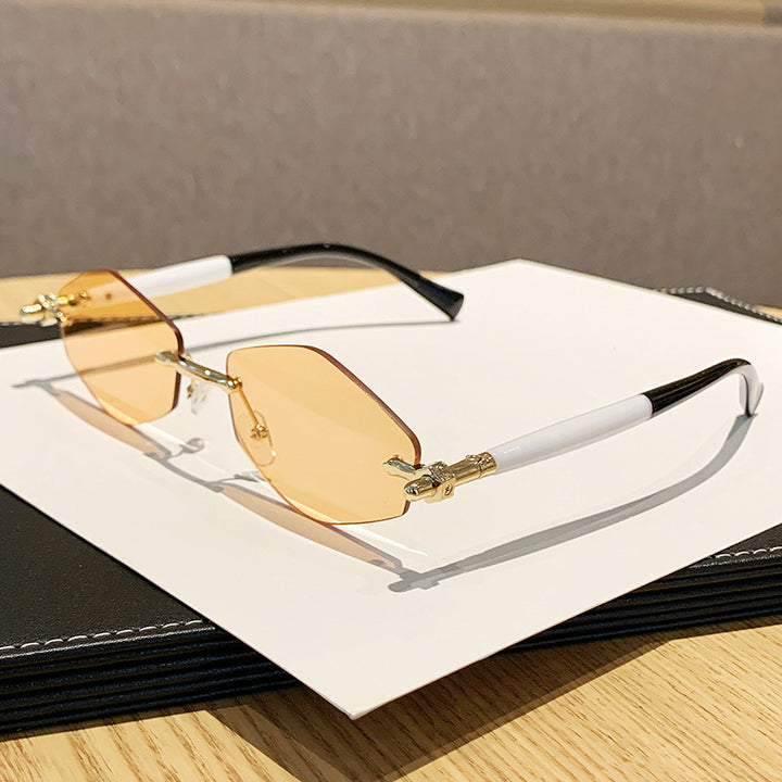 Women's futuristic sunglasses with oversized rectangular frame Kalsten