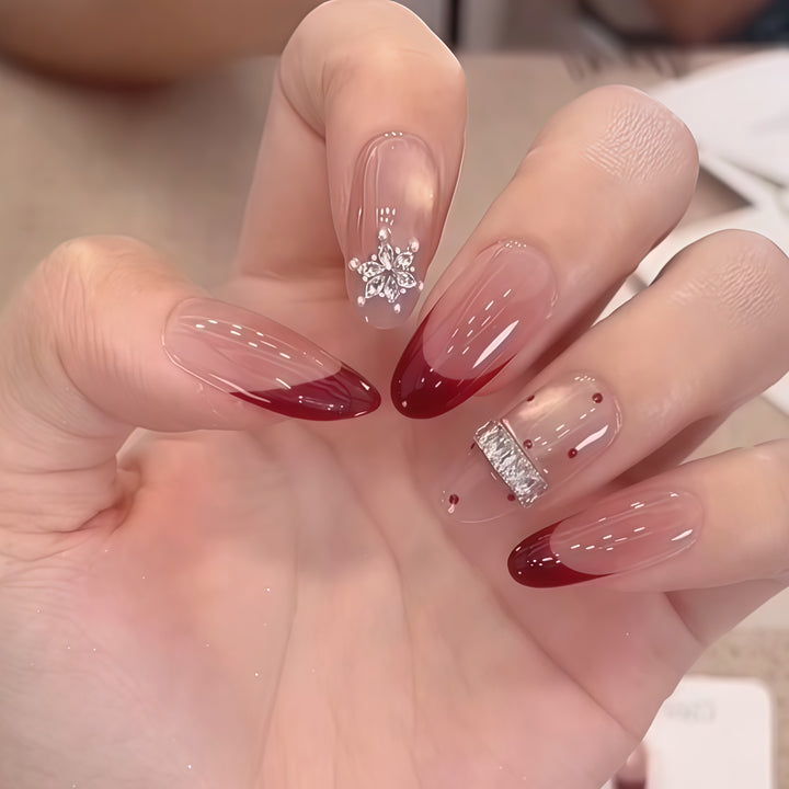 Artificial nails with festive design and rhinestone details Kalsten