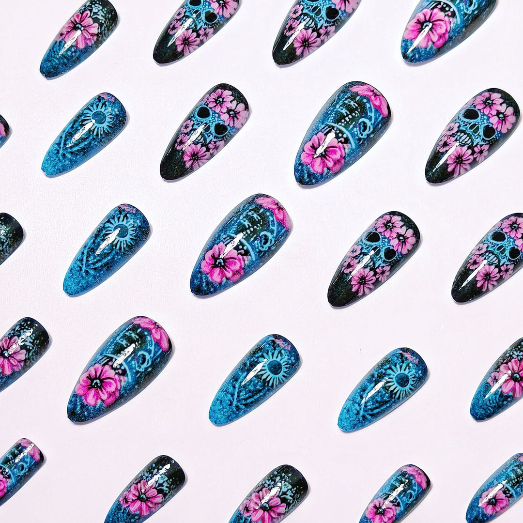 Artificial nails with Lifelike Skull Design and Floral Accents Kalsten
