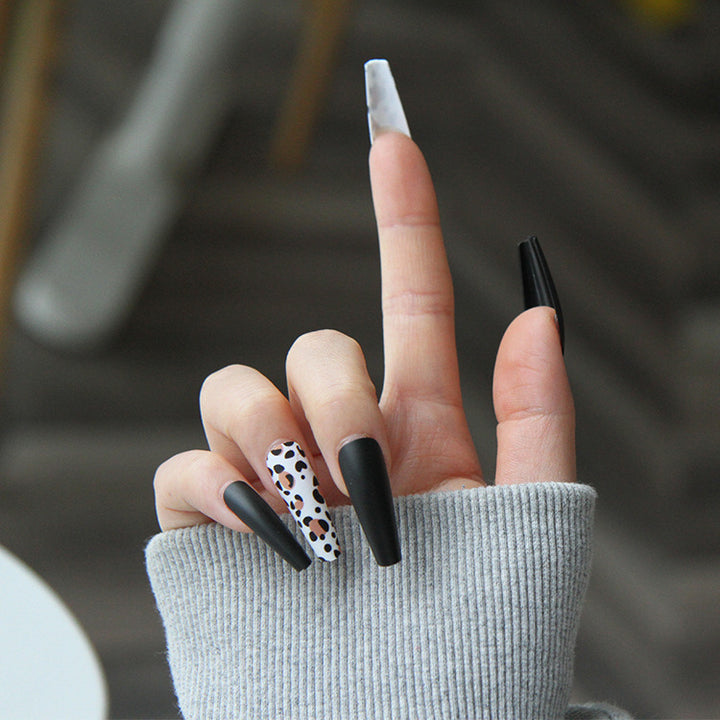 Artificial nail set with trendy leopard pattern and elegant matte finish Kalsten