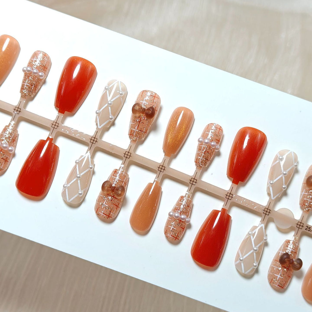 Artificial nails with elegant pearl decorations Kalsten
