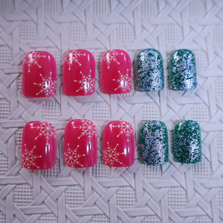 Festive Holiday Themed Nail Art Kalsten