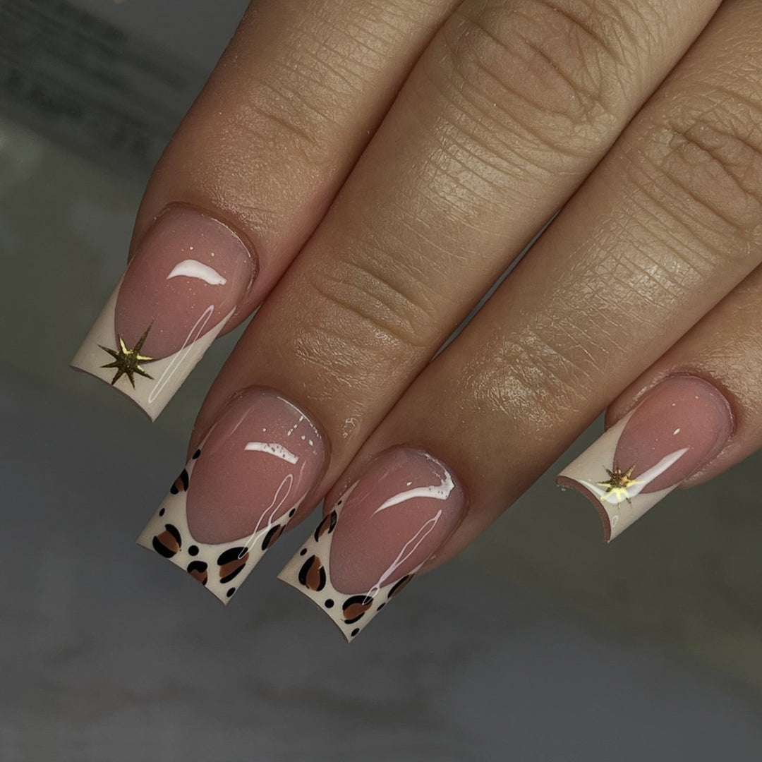 Creative nail art set with elegant leopard and glitter accents Kalsten