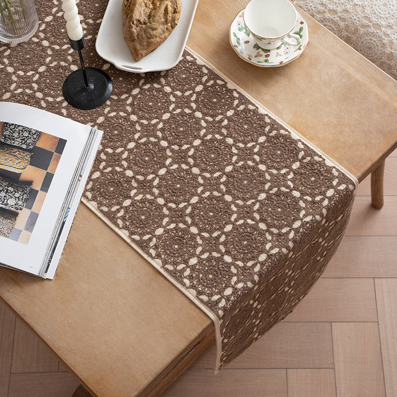 Runner with ornamental medallion jacquard structure and non-slip underside Kalsten