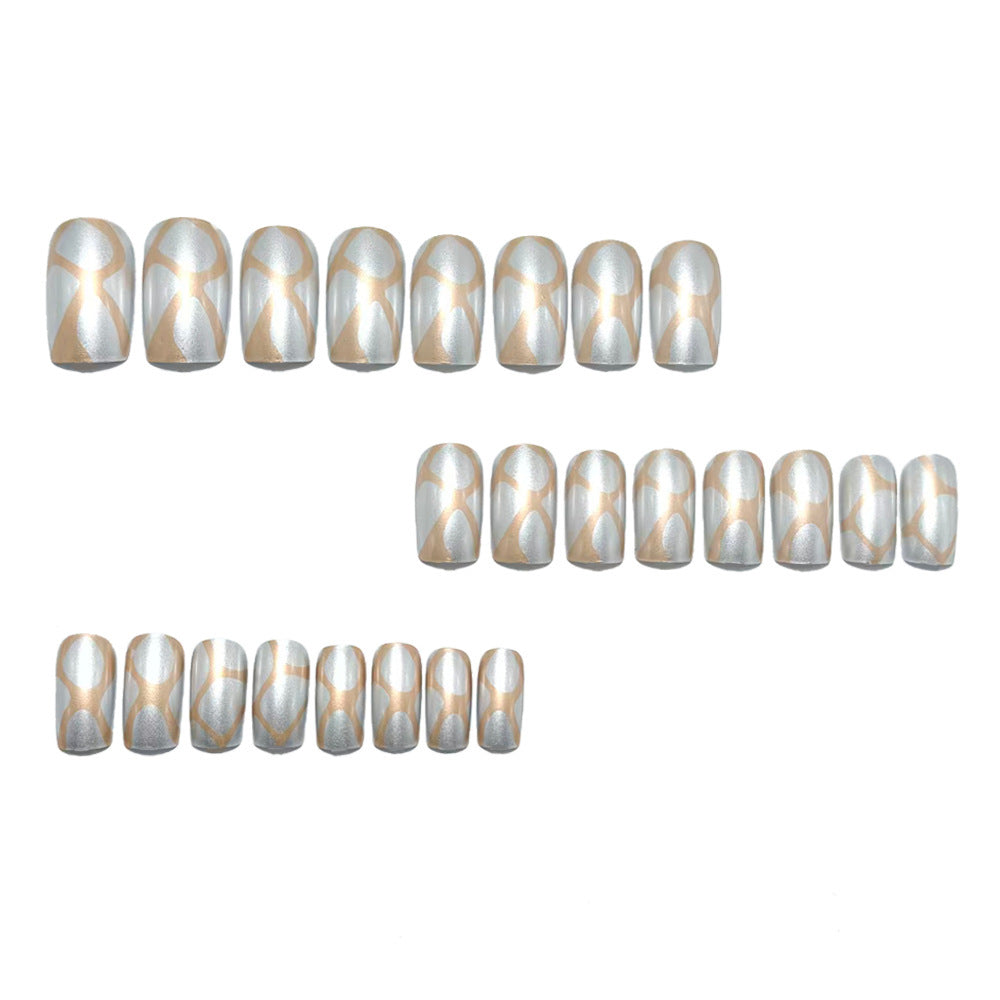 Elegant Artificial Nails with Metallic Design Kalsten