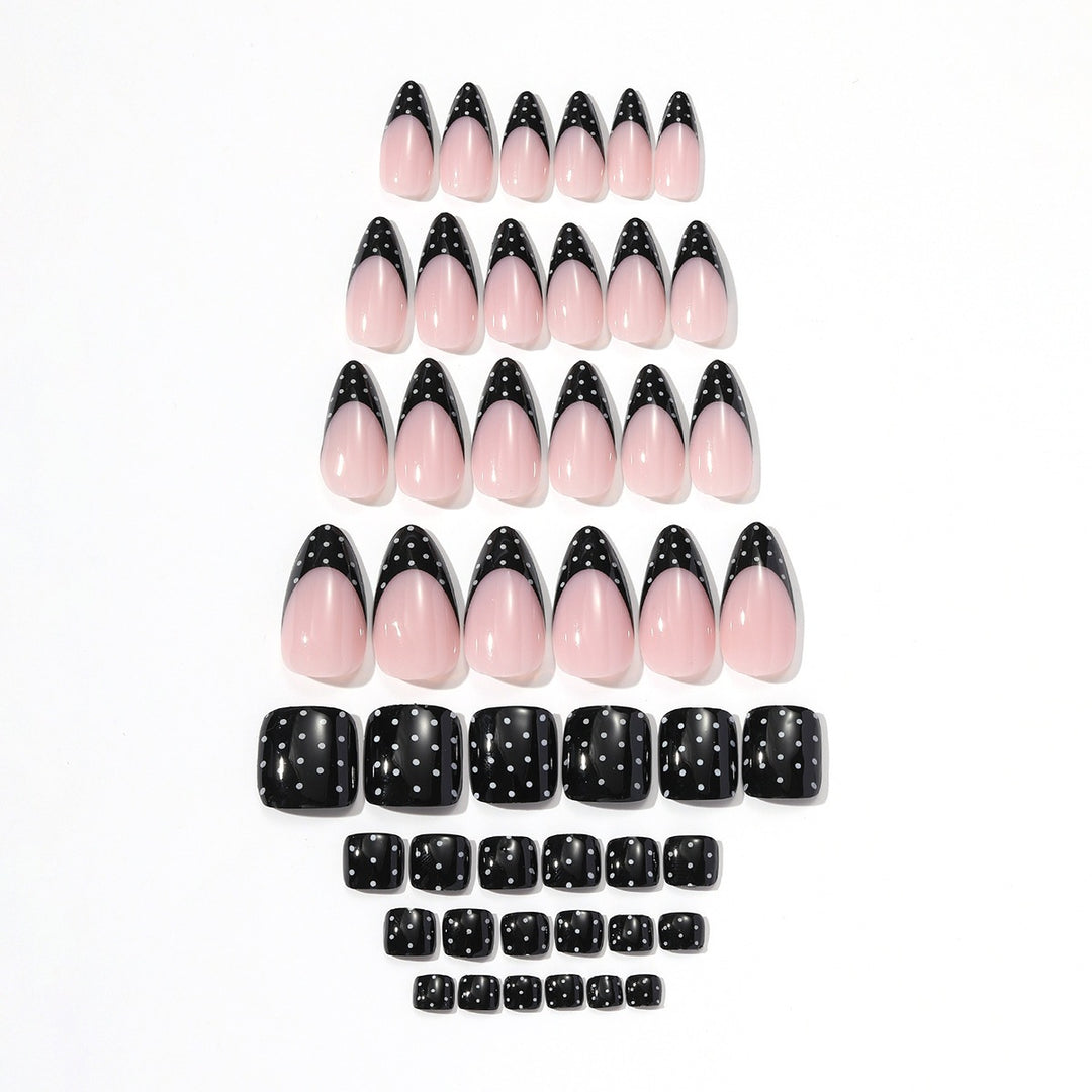 Glamorous artificial nails with unique design Kalsten