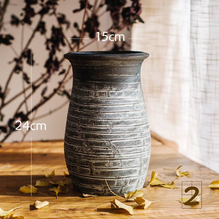 Rustic ceramic pot with handmade design Kalsten