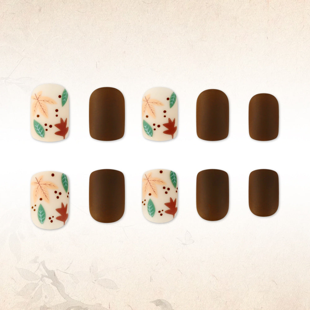Fall-Themed Nail Art Kalsten