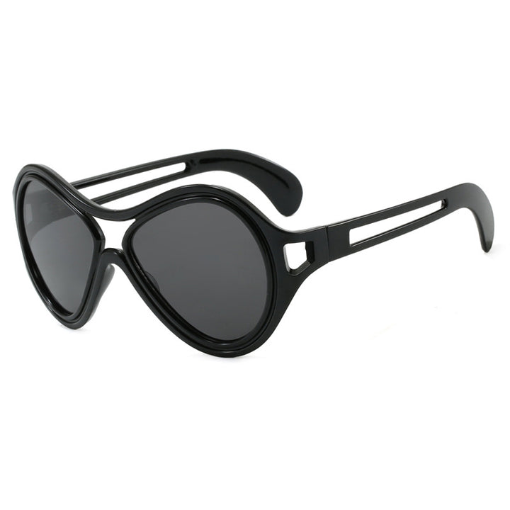 Women's vintage-inspired sunglasses with distinctive frame and UV protection Kalsten